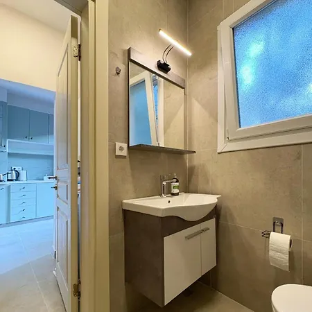Cosy & Stylish 2 Bedroom Flat In Vibrant Kadikoey Apartment