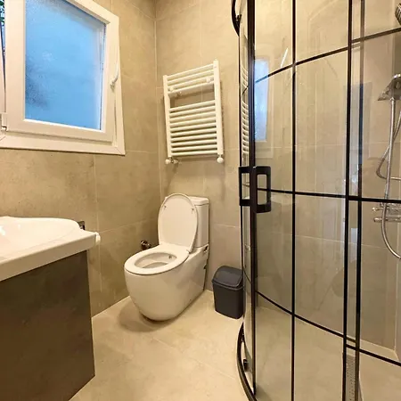 Cosy & Stylish 2 Bedroom Flat In Vibrant Kadikoey דירה *
